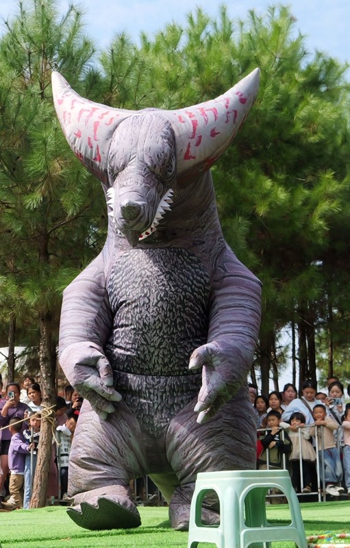 國慶嗨翻天，遛娃又添打卡點！松桃綠宸動物園熱鬧非凡！