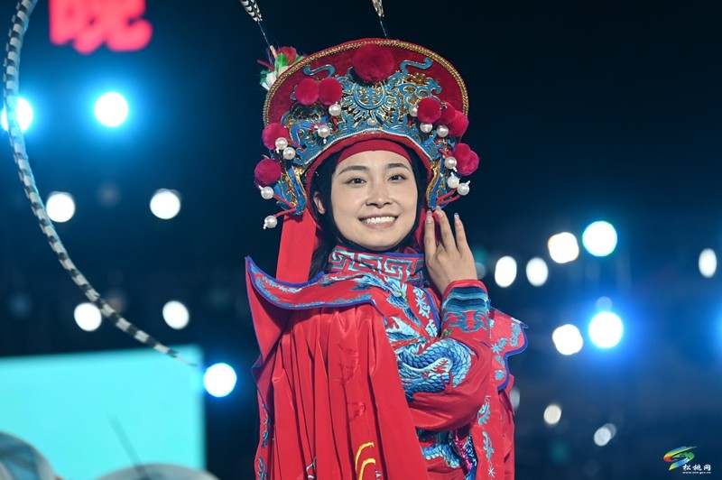 【吃貴州“晚飯”·看松桃村晚】松桃村晚：五一精彩啟幕  優秀節目“嗨”放送