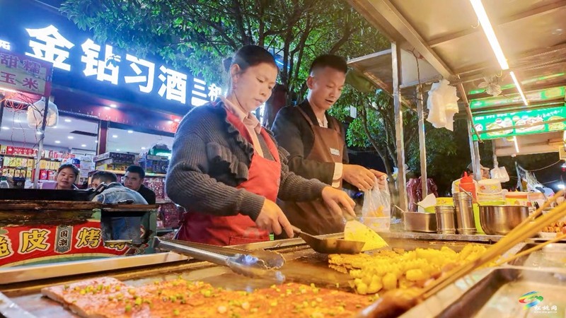 松桃：小城夜市 五一“食”力全開